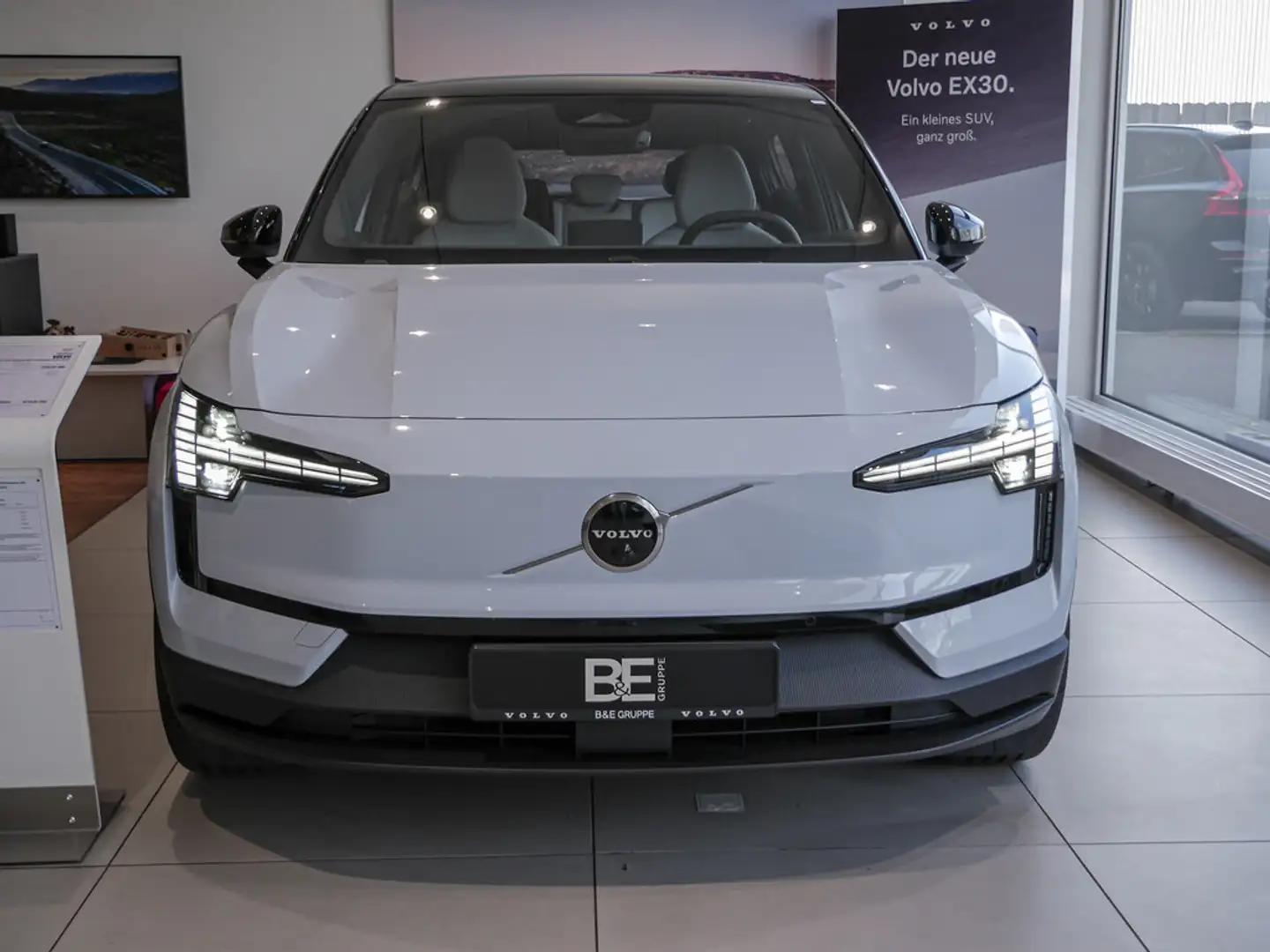 Volvo EX30 AWD Ultra Pure Electric Pano 360° Navi Blau - 2