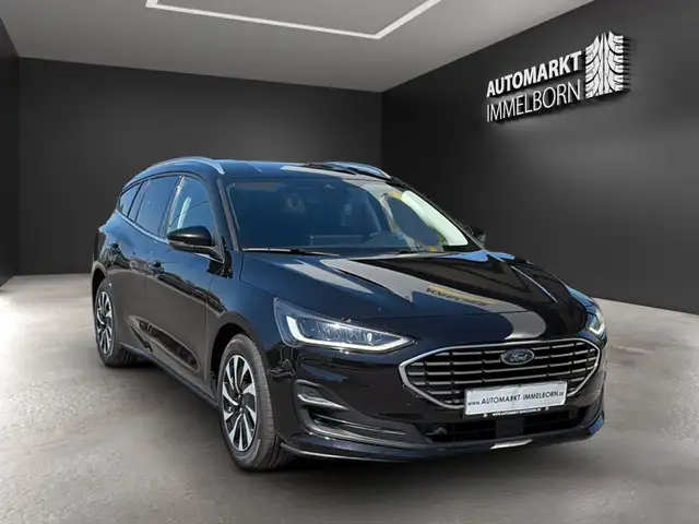 Ford Focus view 2
