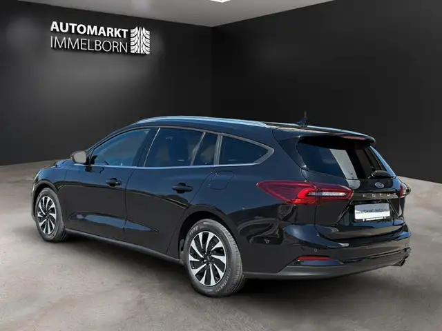 Ford Focus view 6