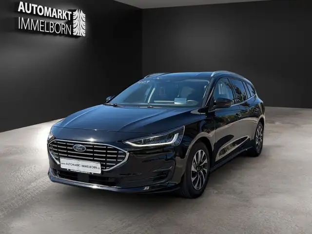 Ford Focus view 3