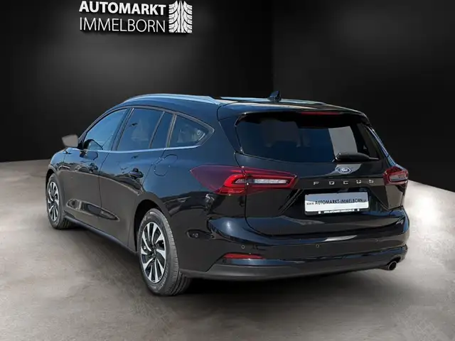 Ford Focus view 5