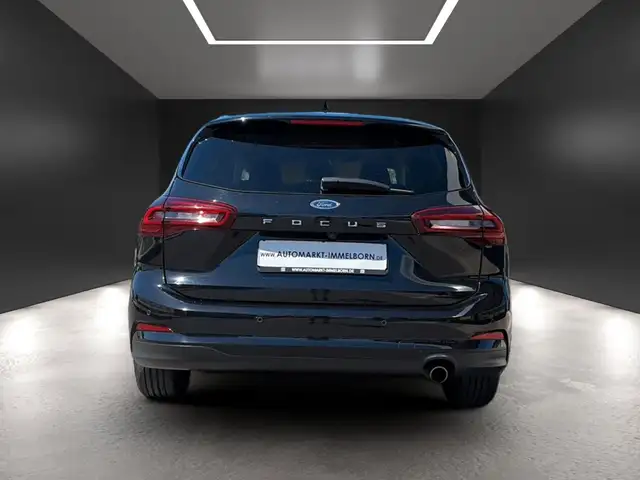 Ford Focus view 10