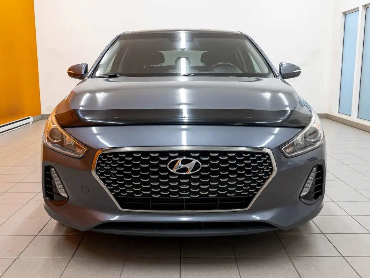 Hyundai ELANTRA photo Hyundai ELANTRA