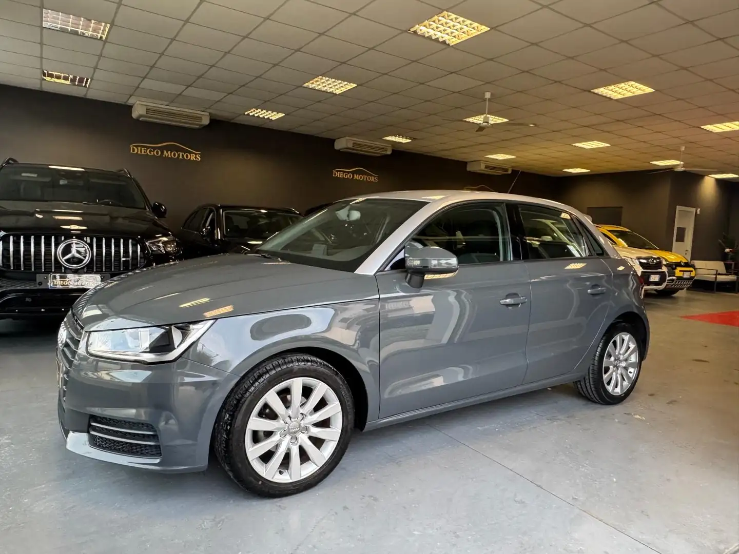 Audi A1 Sportback 1.6 tdi Metal ultra. 30.000Km ! - 1