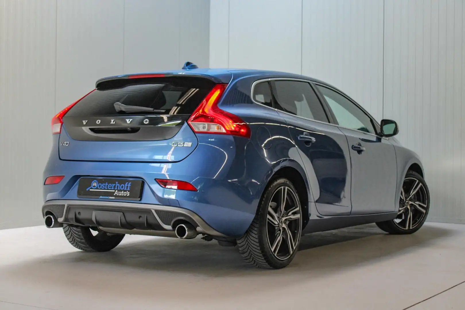Volvo V40 2.0 D3 Business Sport | PANO | R DESIGN | Синій - 2
