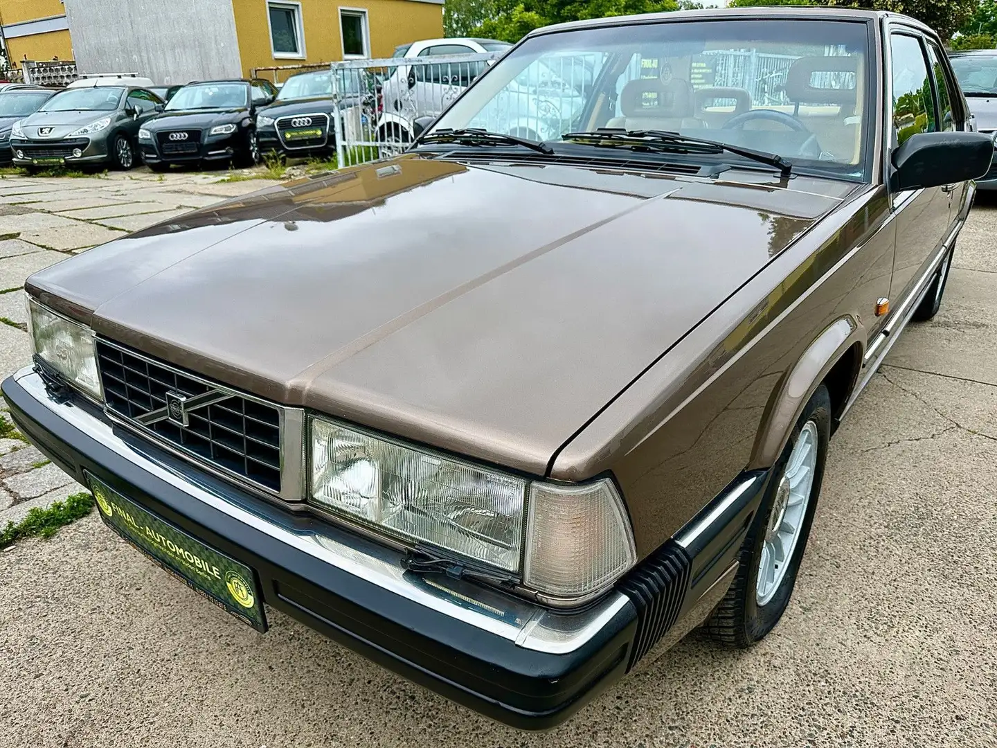 Volvo 780 Coupe Bertone * Sammlerzustand * H-Zulassung Bruin - 1