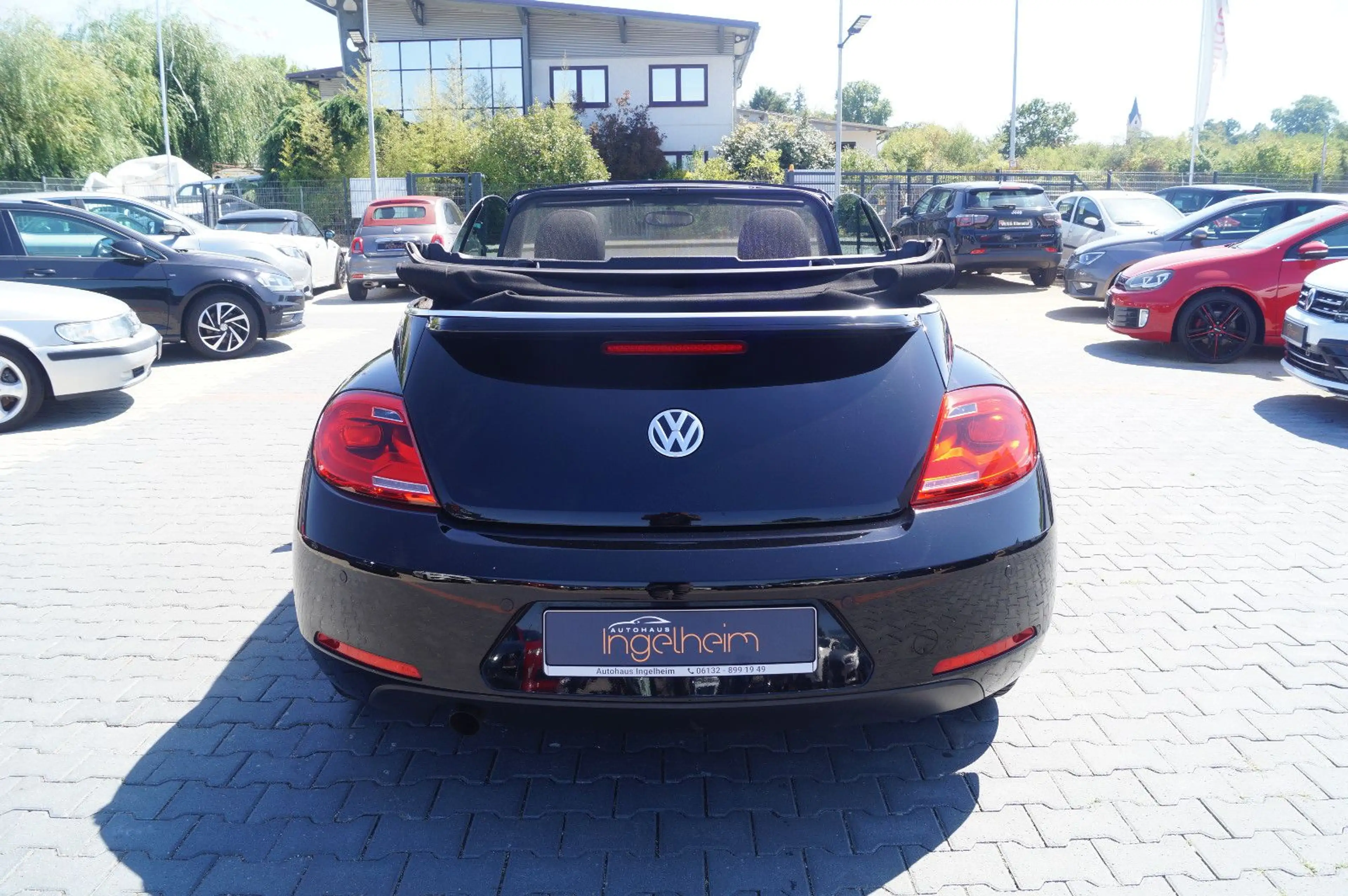 Volkswagen Beetle Cabriolet Basis BMT Klimaaut SHZ PDC Temp — photo 7