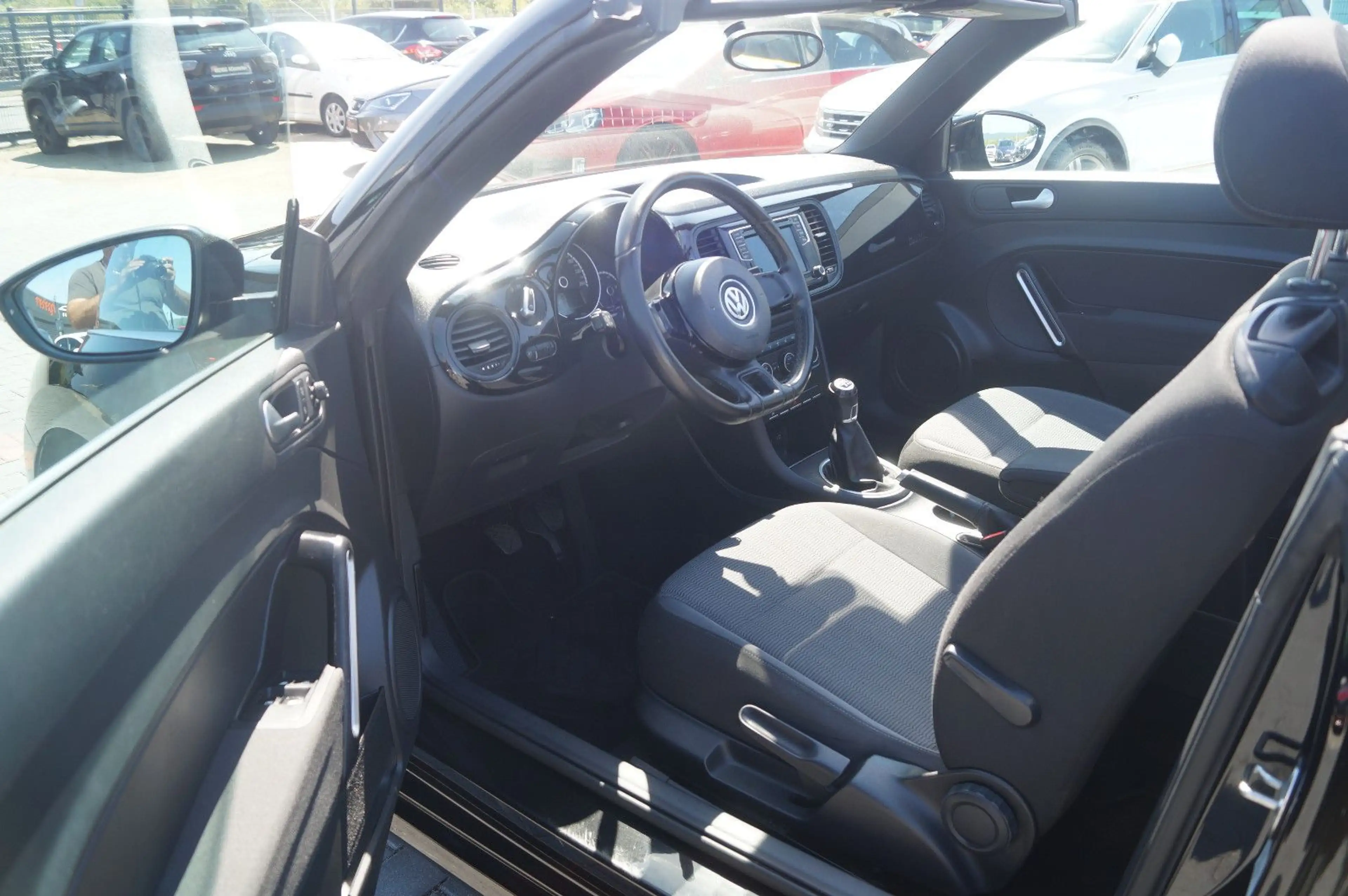Volkswagen Beetle Cabriolet Basis BMT Klimaaut SHZ PDC Temp — photo 13