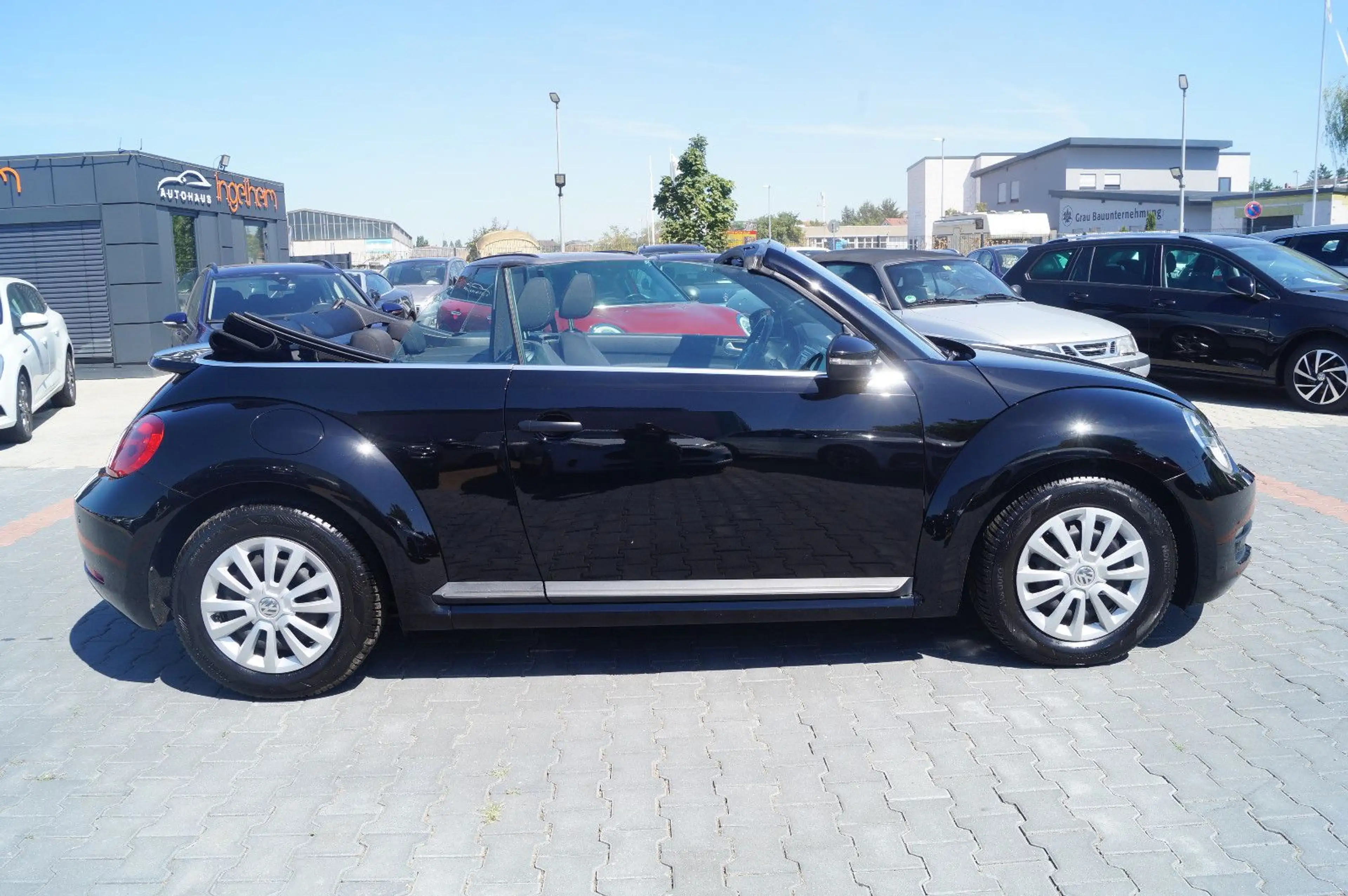 Volkswagen Beetle Cabriolet Basis BMT Klimaaut SHZ PDC Temp — photo 9