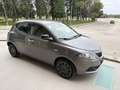 Lancia Ypsilon 1.0 FireFly 5 porte S&S Hybrid Gold 5 posti. Gris - thumbnail 3
