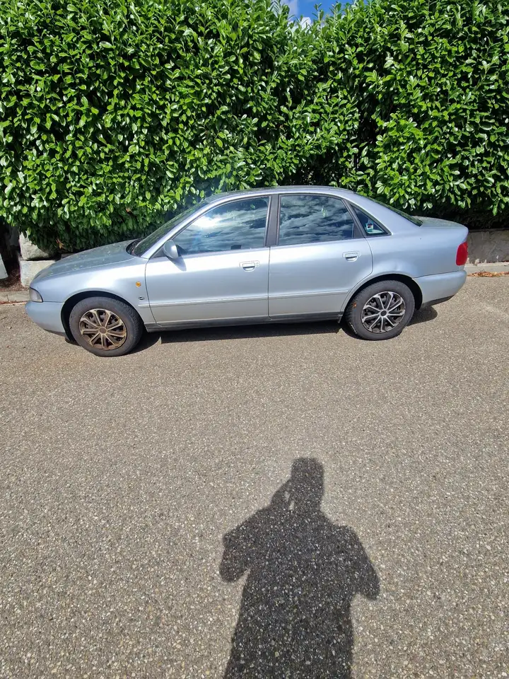 Audi A4 1.8, foto 1