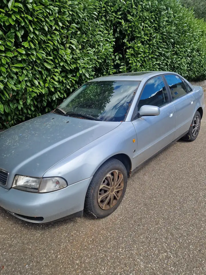 Audi A4 1.8, foto 2