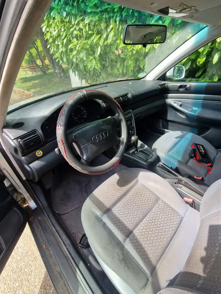Audi A4 1.8, foto 4