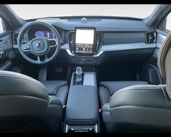 Volvo XC90 view 12
