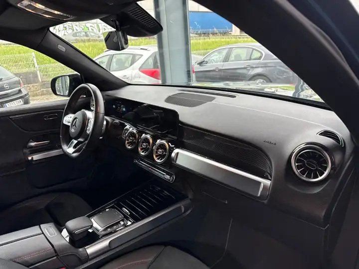 Mercedes-Benz GLB 2021, foto 10