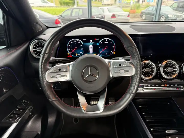 Mercedes-Benz GLB 2021, foto 8