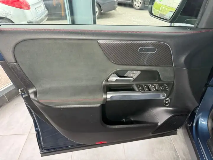 Mercedes-Benz GLB 2021, foto 16