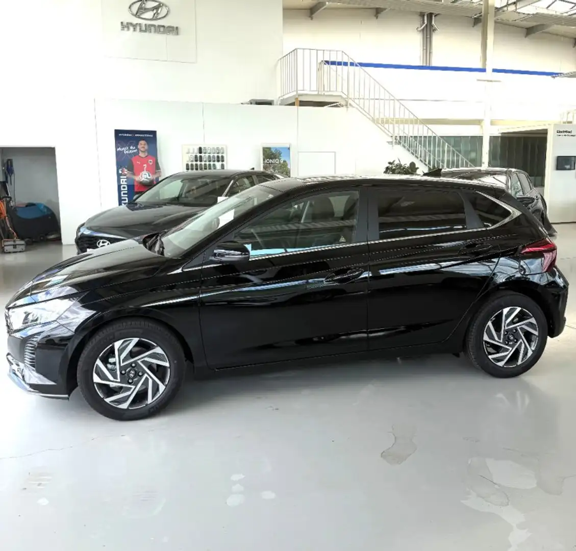 Hyundai i20 GO Plus 1.0T-GDi DCT Schwarz - 2