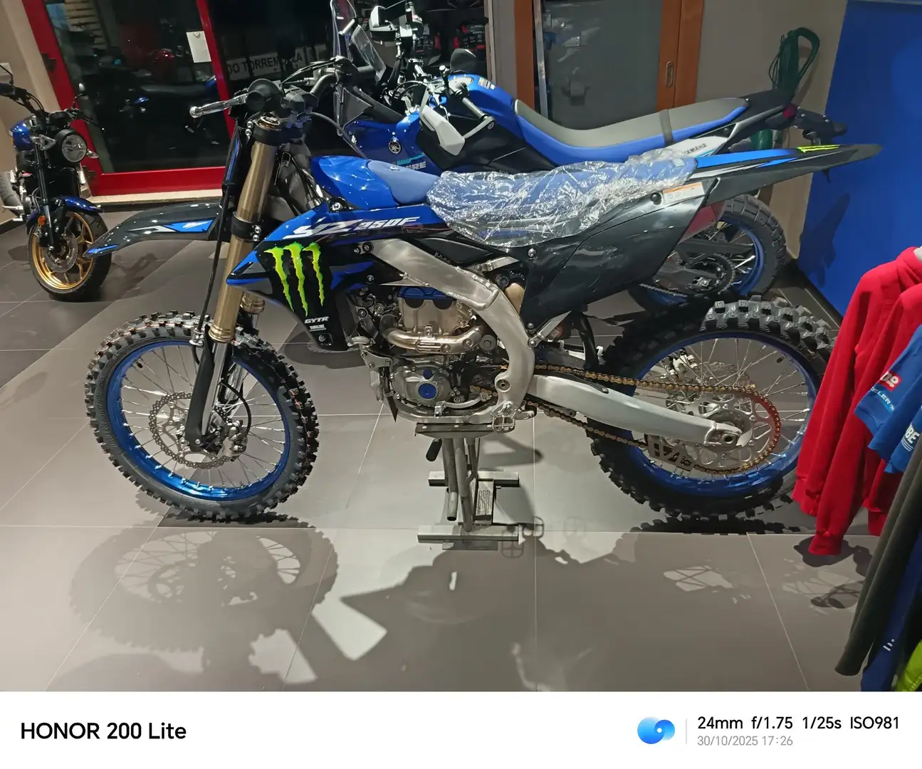 Yamaha YZF 750 Azul - 2