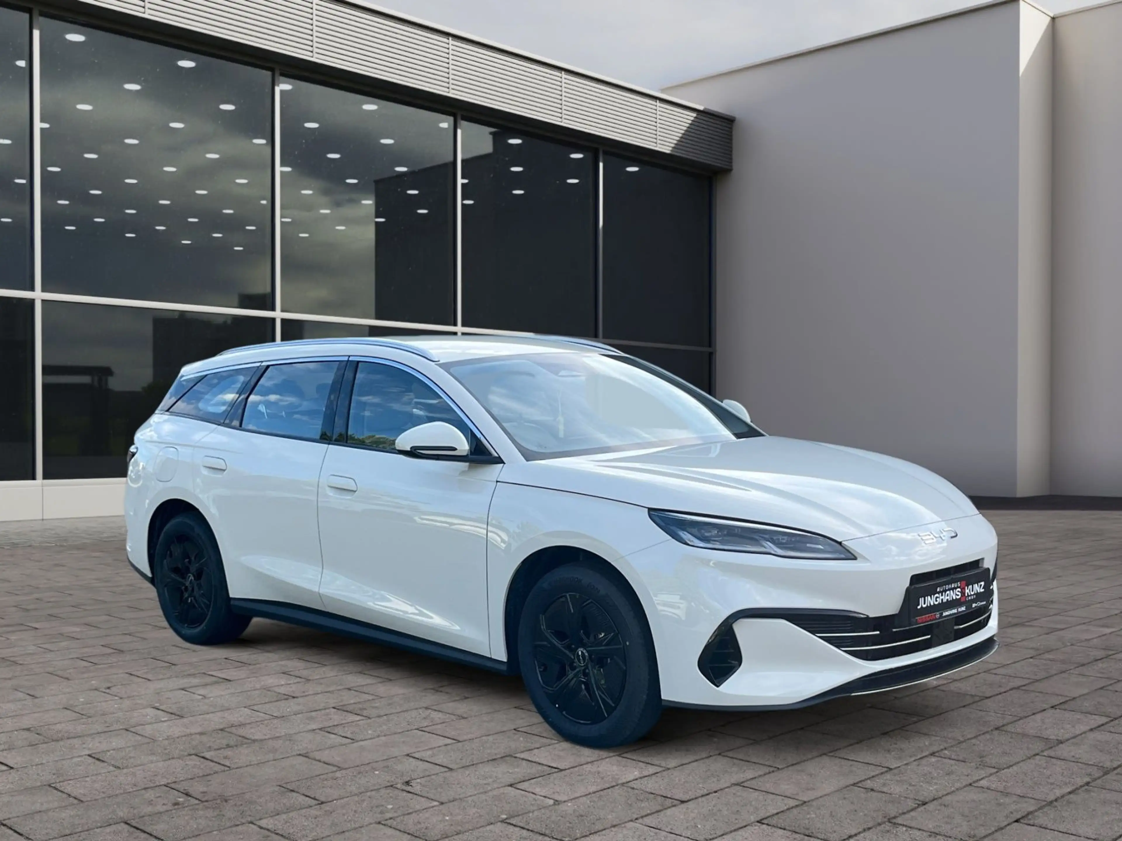 BYD Seal 6 Touring 1.5 PHEV DM-i Boost — photo 9