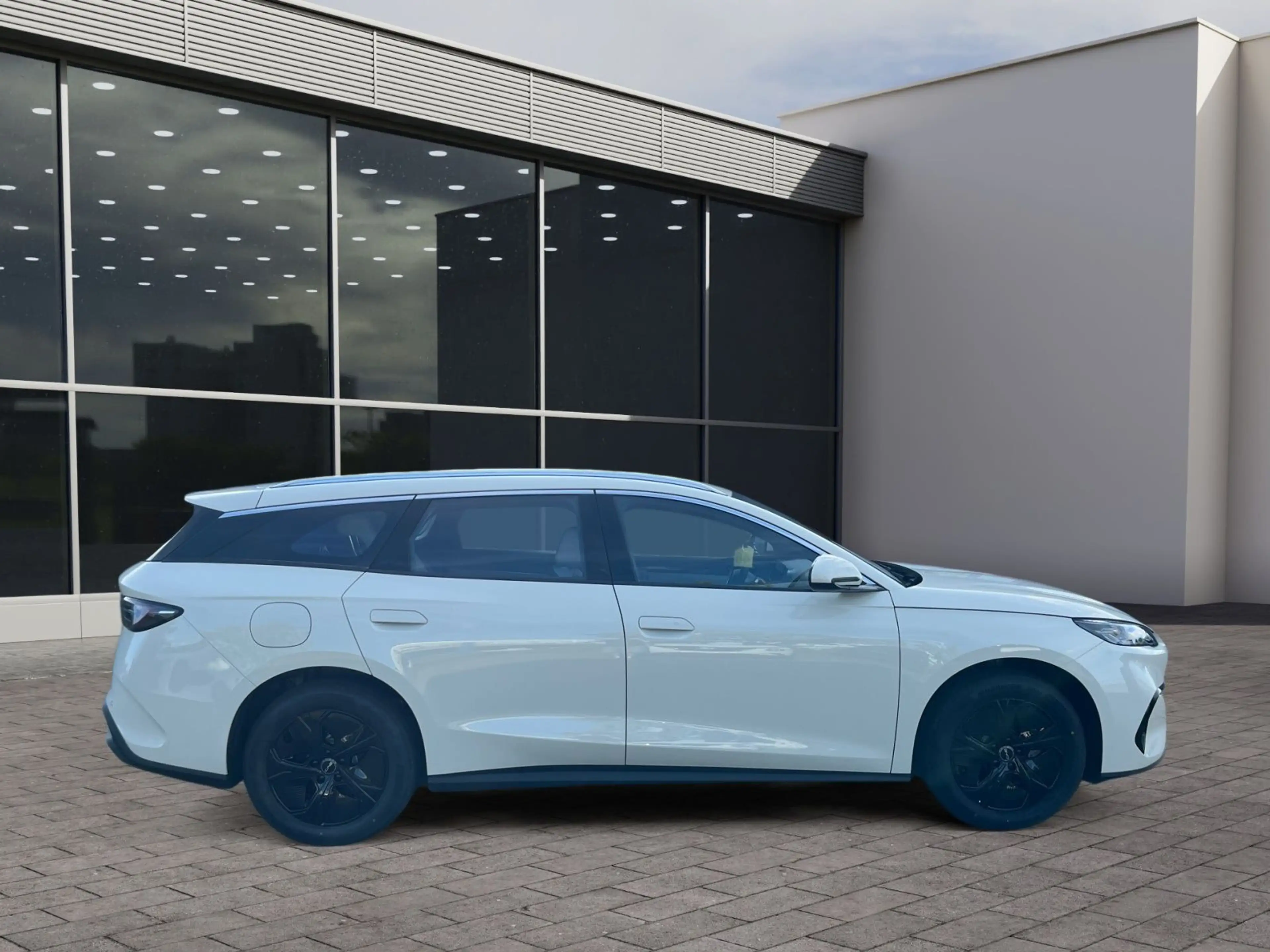 BYD Seal 6 Touring 1.5 PHEV DM-i Boost — photo 8