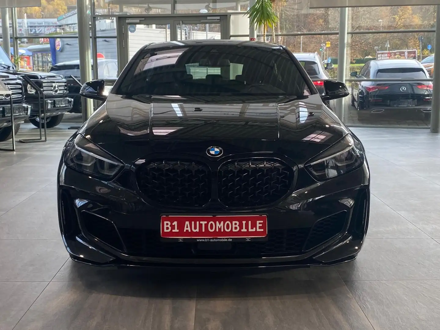 BMW 135 M 135 i xDrive*ACC*HUD*LED*PANO*VOLL*PERFOR*19 Z Schwarz - 2