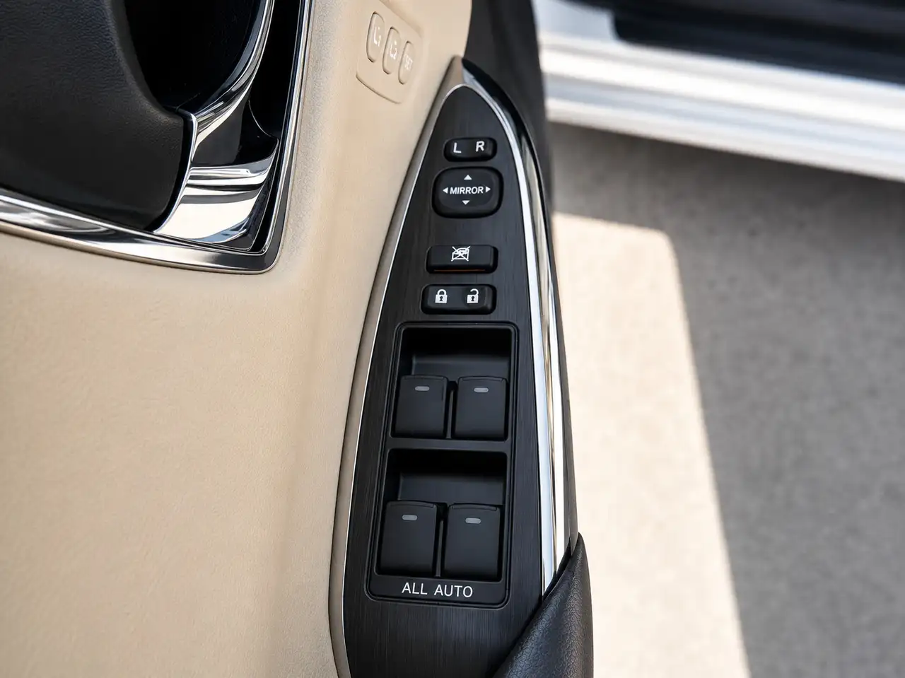 Toyota Avalon снимка Toyota Avalon