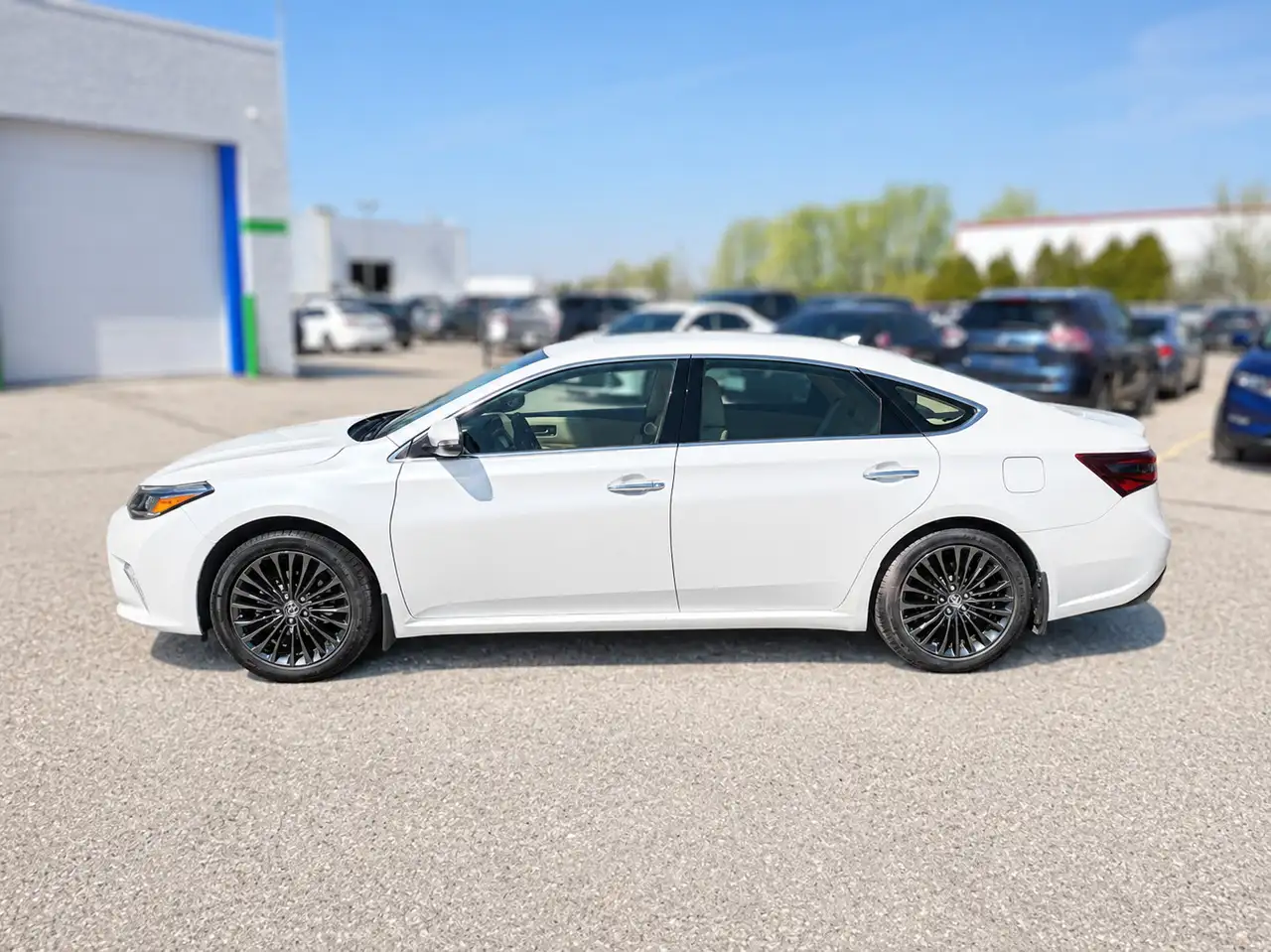 Toyota Avalon снимка Toyota Avalon