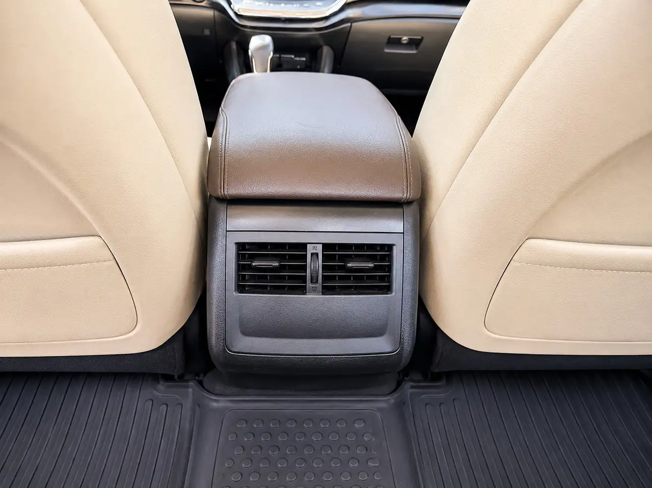 Toyota Avalon снимка Toyota Avalon