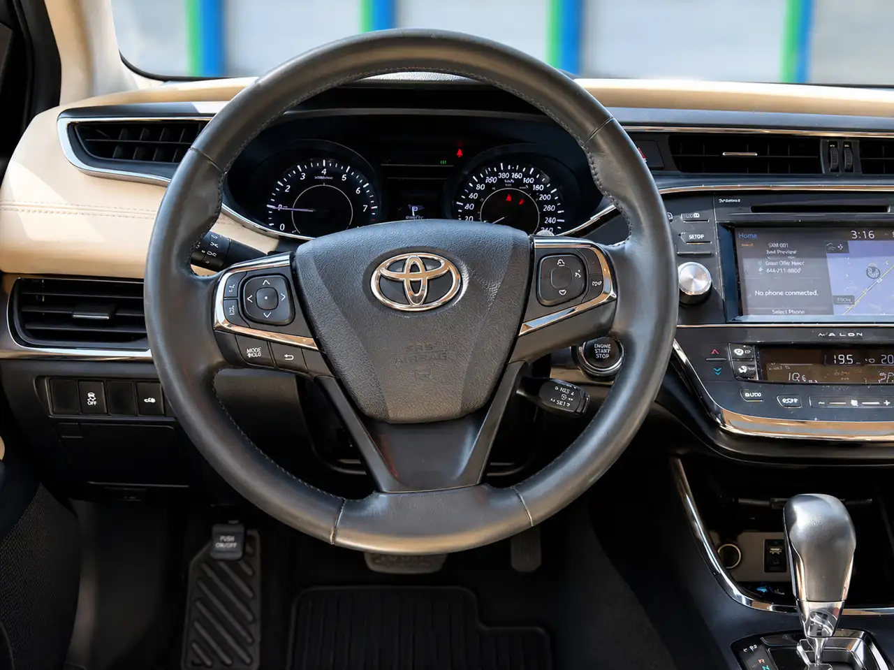 Toyota Avalon снимка Toyota Avalon