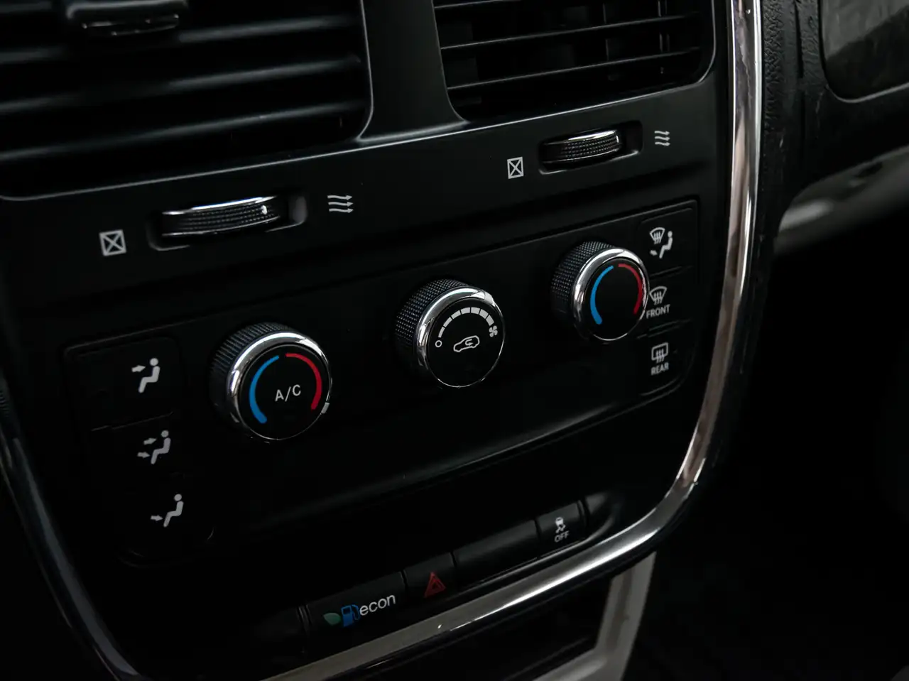 Dodge Grand Caravan photo Dodge Grand Caravan
