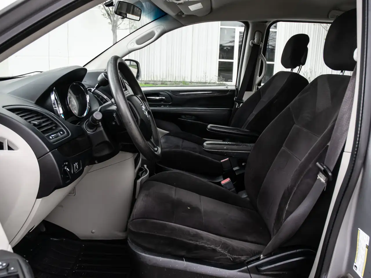 Dodge Grand Caravan photo Dodge Grand Caravan