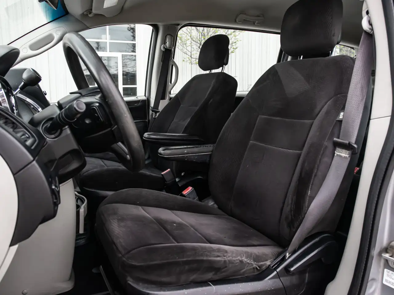Dodge Grand Caravan photo Dodge Grand Caravan