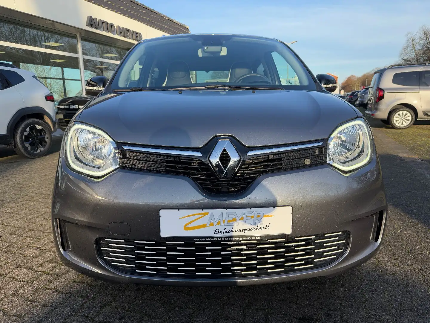 Renault Twingo Urban Night Navi/PDC/Kamera/SHZ/LM/GJR Grau - 2