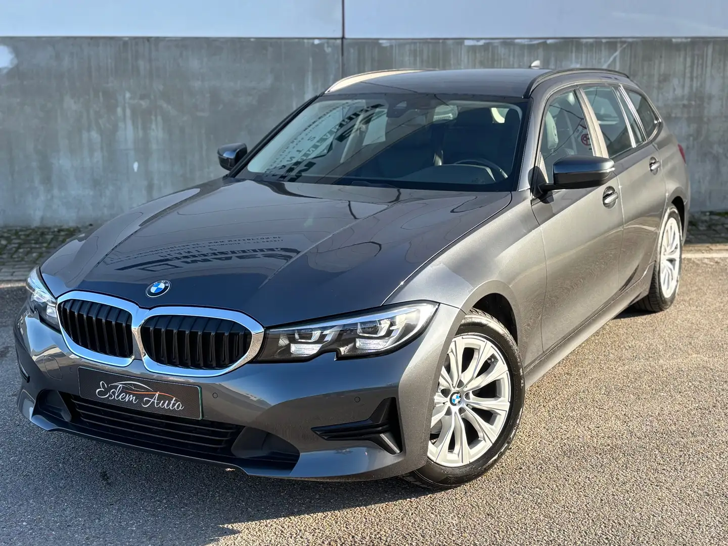 BMW 318 318i Touring Aut. Advantage Gris - 1