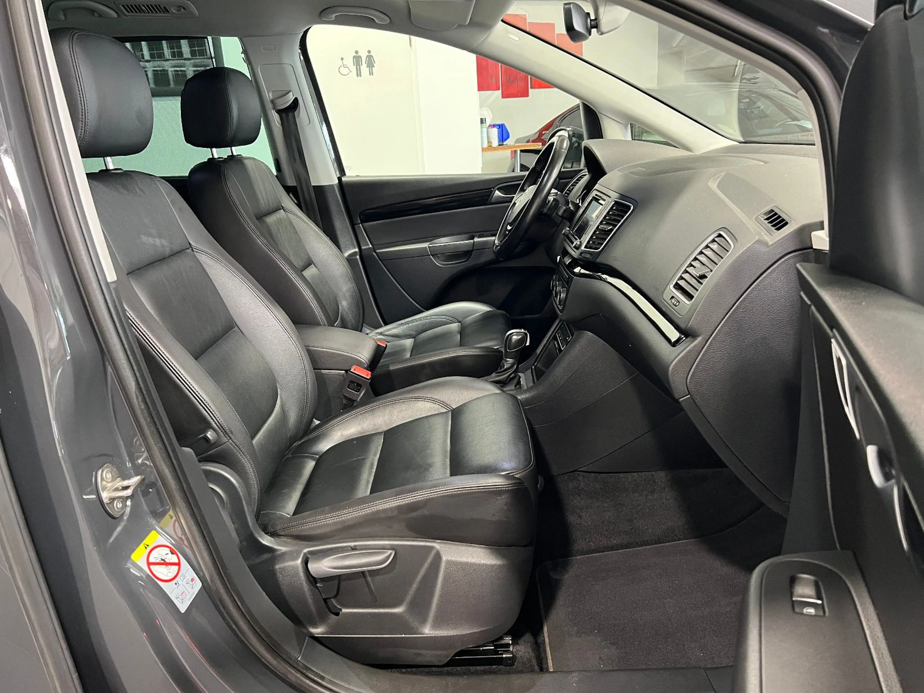 Volkswagen Sharan 1.4 TSI Automatik **7-Sitze*Leder*Xenon** — photo 15