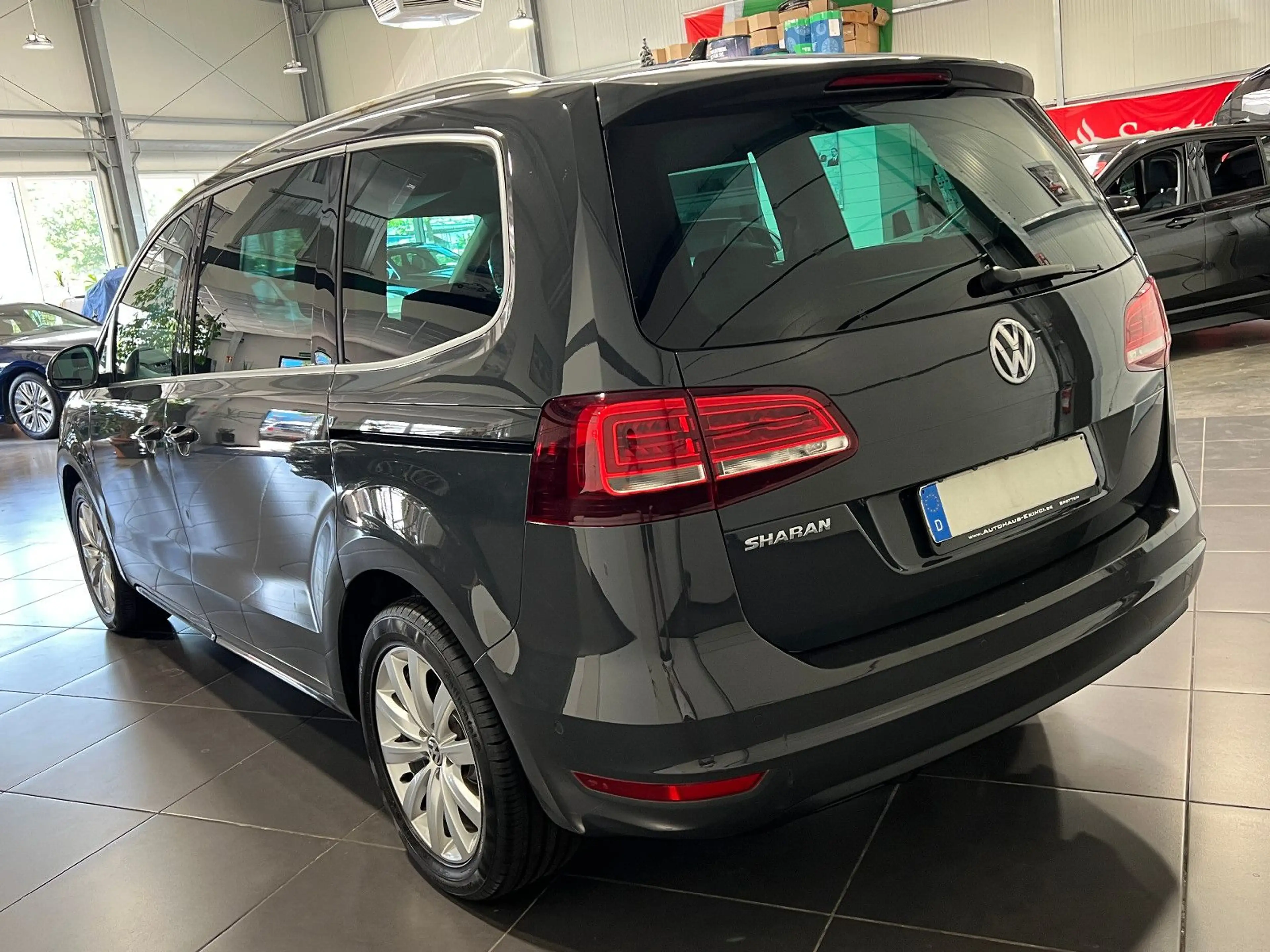 Volkswagen Sharan 1.4 TSI Automatik **7-Sitze*Leder*Xenon** — photo 2