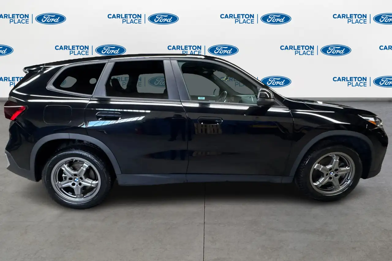 BMW X1 снимка BMW X1