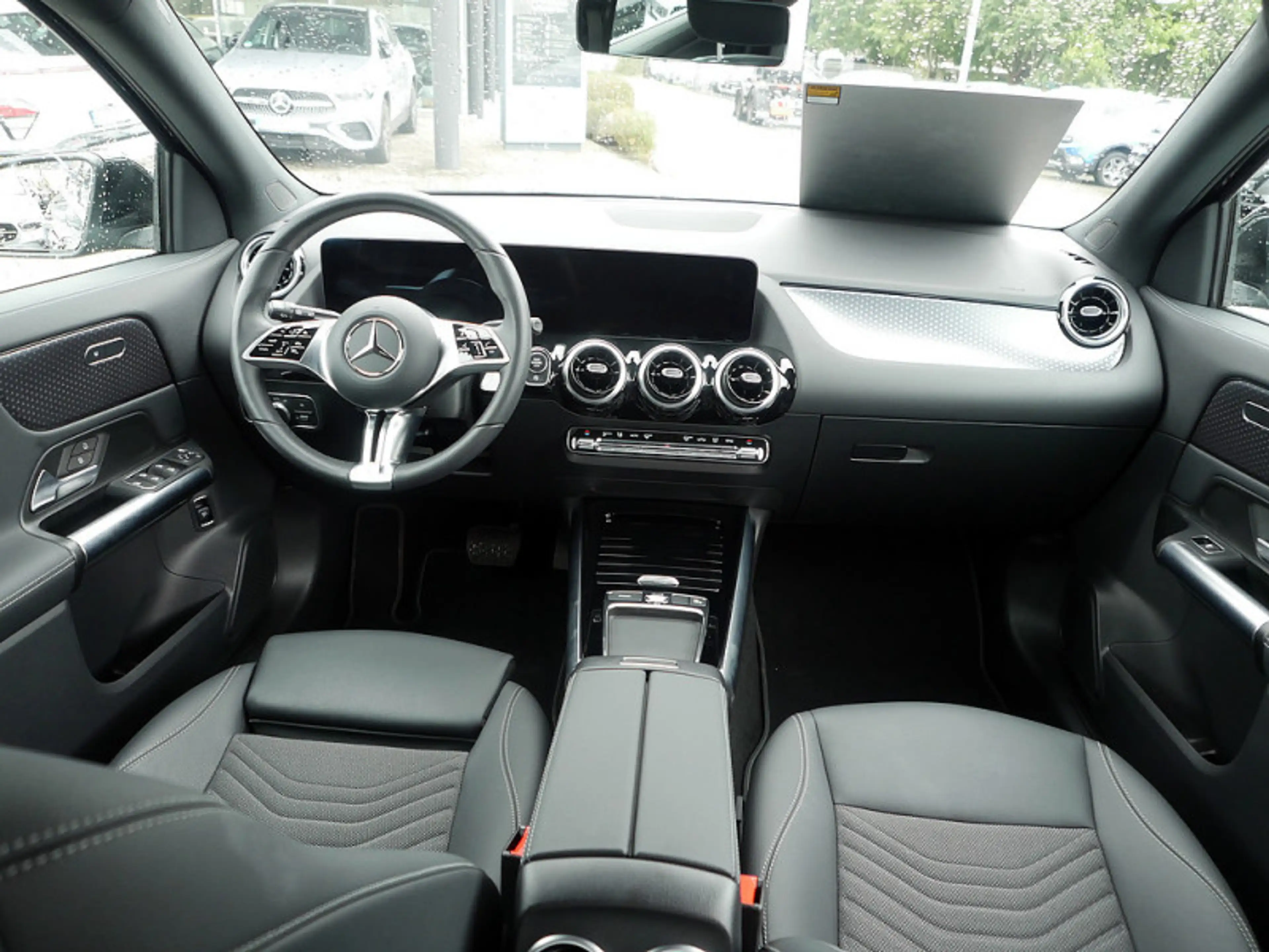 Mercedes-Benz GLA 200 d // PROGRESSIVE MULTI AHK DISTR KAMERA — photo 10