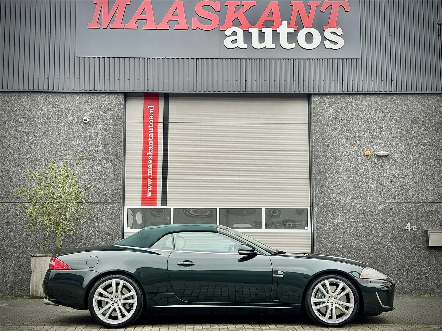 Jaguar XKR 5.0 V8 S/C Convertible / Botanical green / Green t Vert - 1