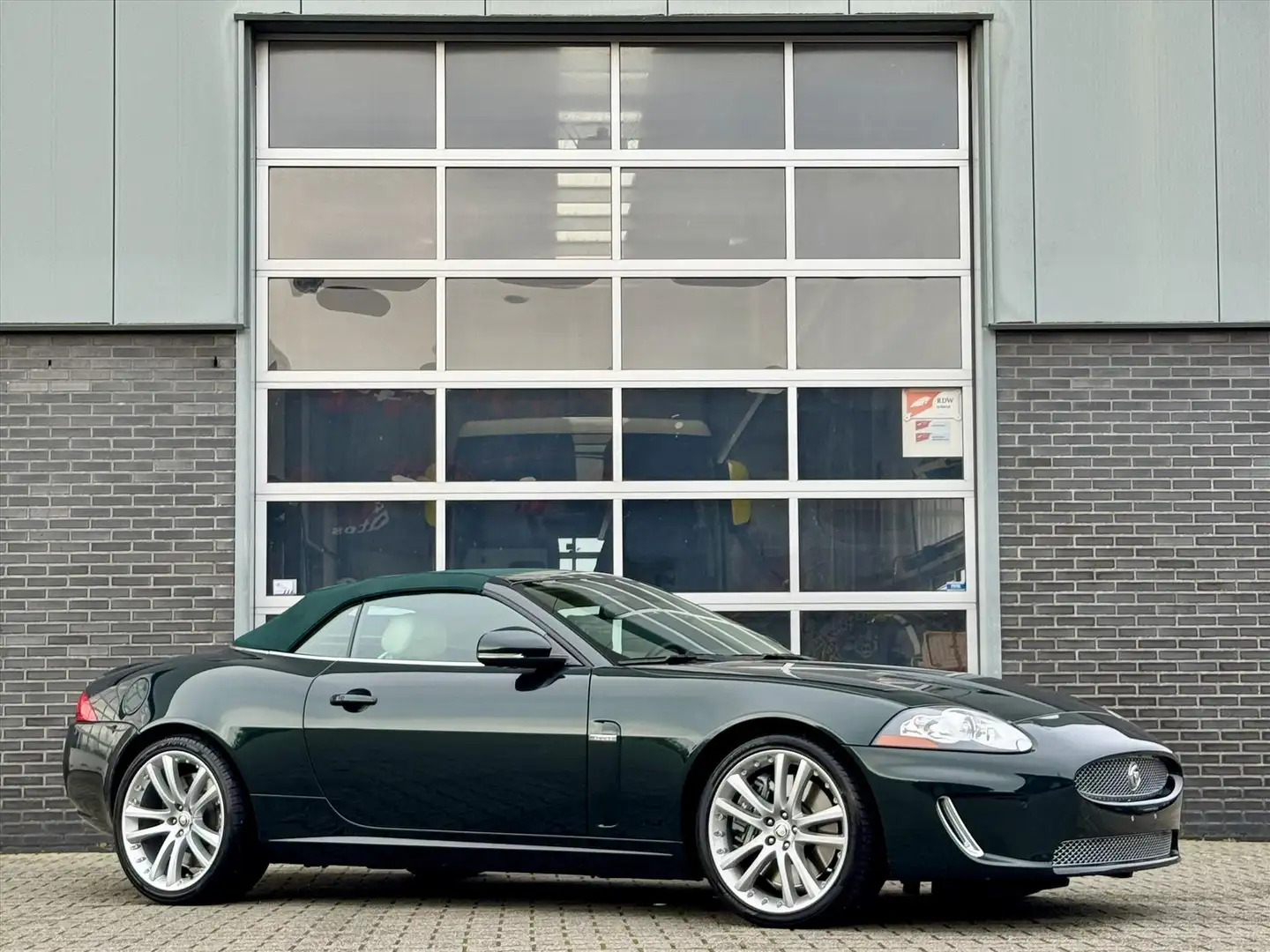 Jaguar XKR 5.0 V8 S/C Convertible / Botanical green / Green t Vert - 2