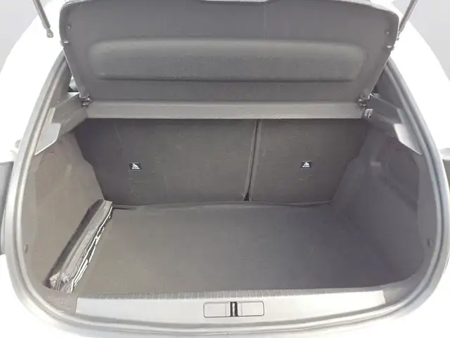 Peugeot 208 view 7