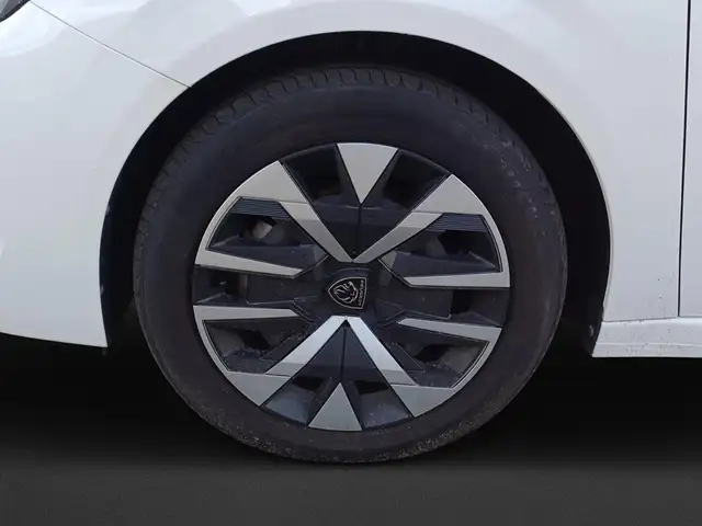 Peugeot 208 view 8