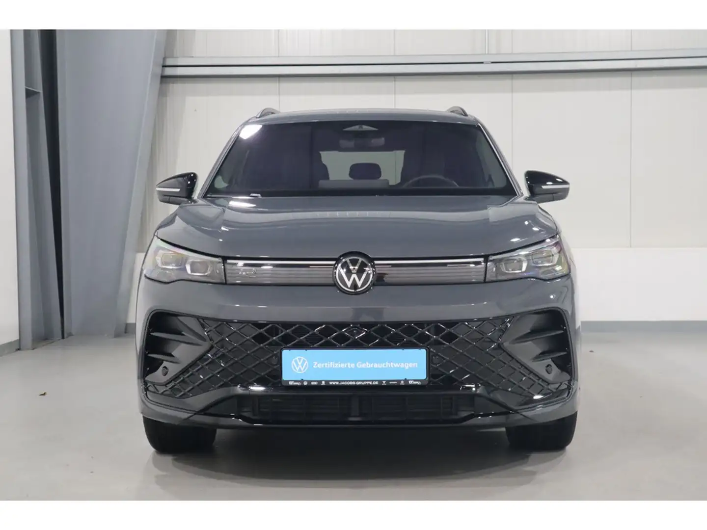 Volkswagen Tiguan R-Line 2,0 l TDI SCR 4MOTION 142 R-Line Grau - 2
