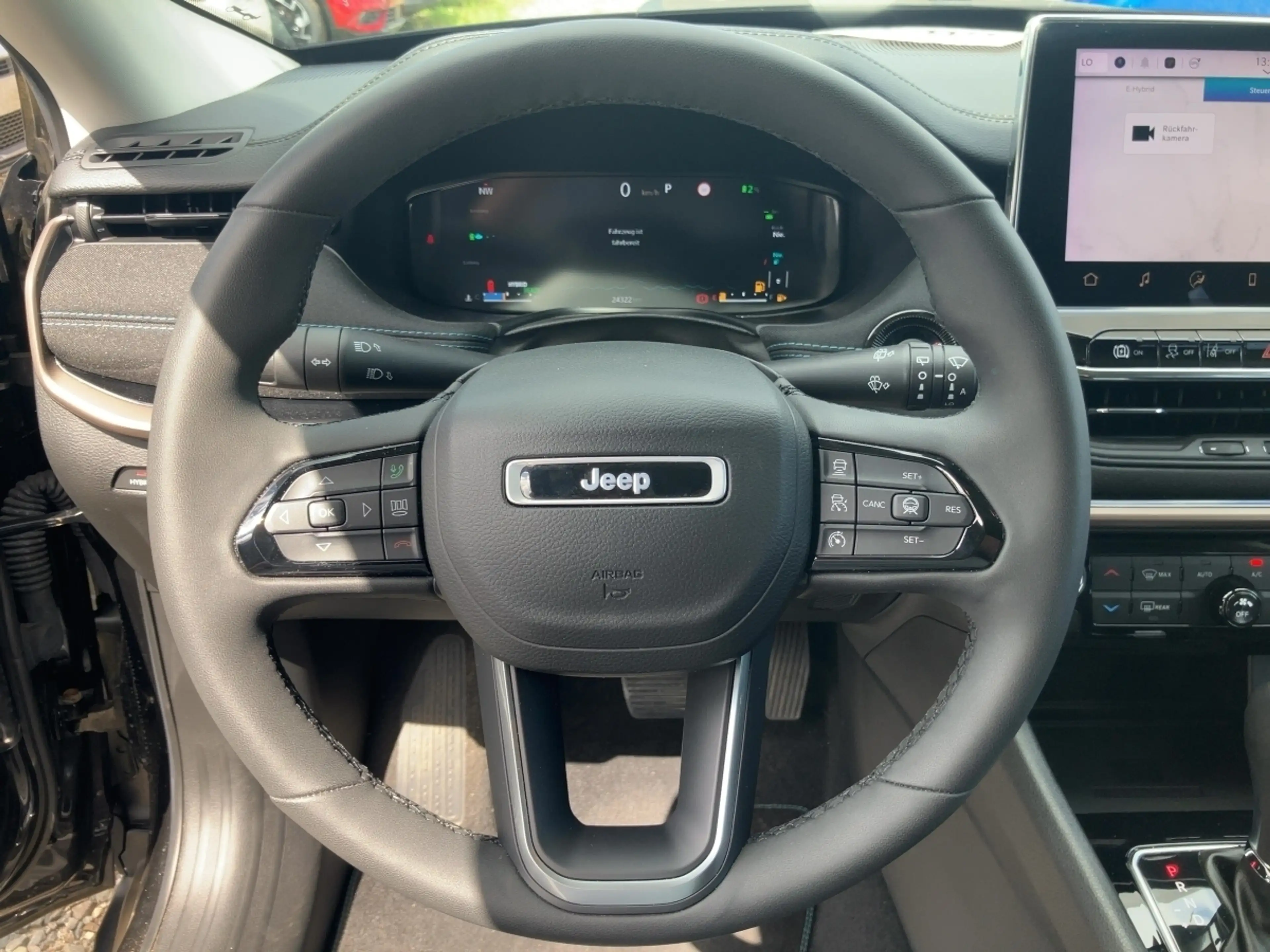 Jeep Compass Upland PHEV — photo 15