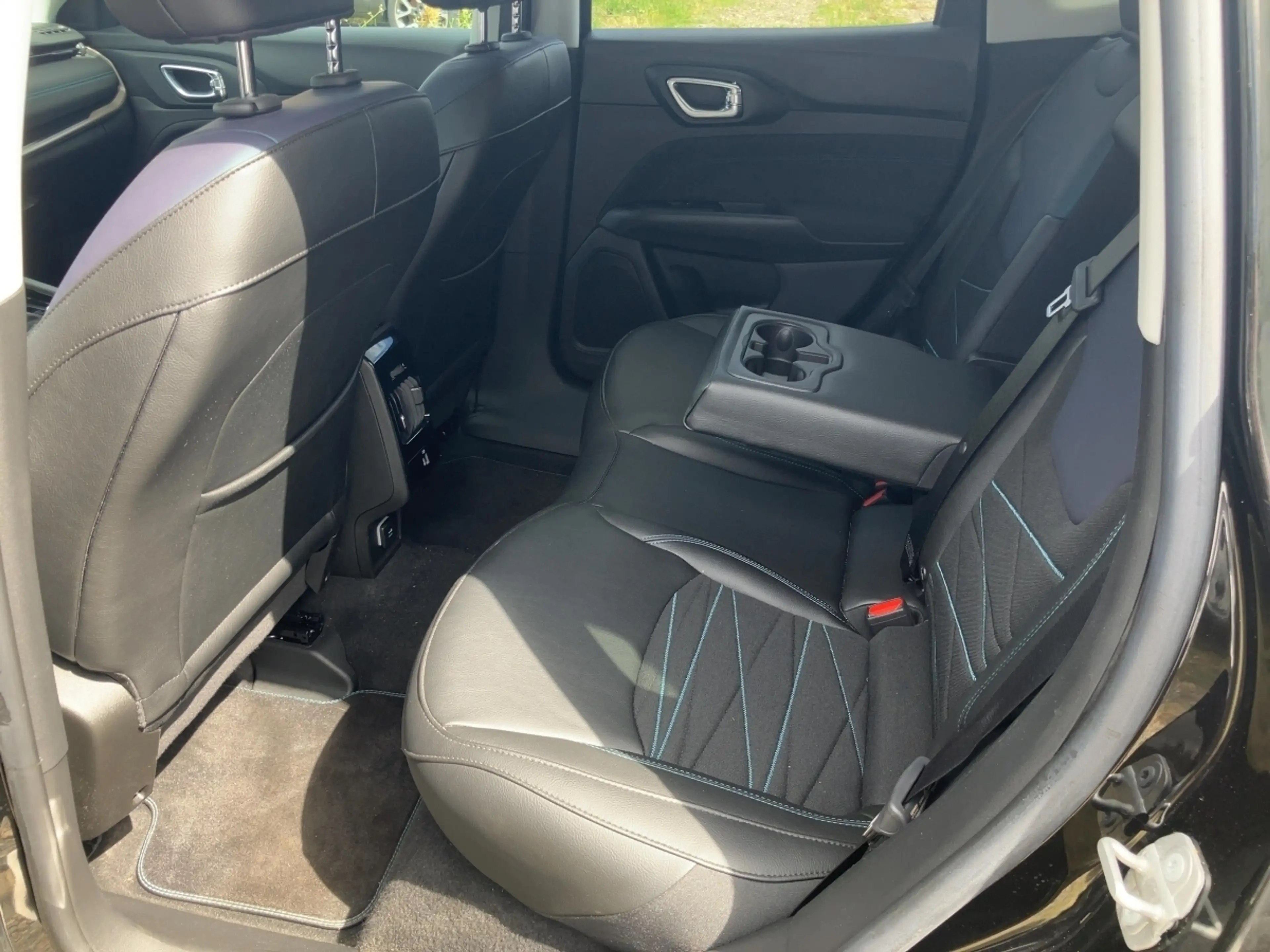 Jeep Compass Upland PHEV — photo 13