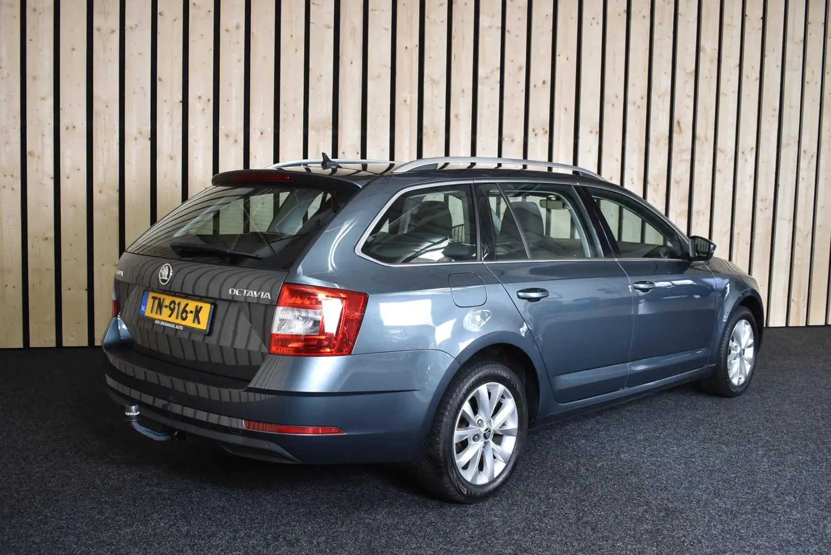 Skoda Octavia Combi 1.0 TSI Greentech Ambition DSG 132dkm Trekha Grey - 2