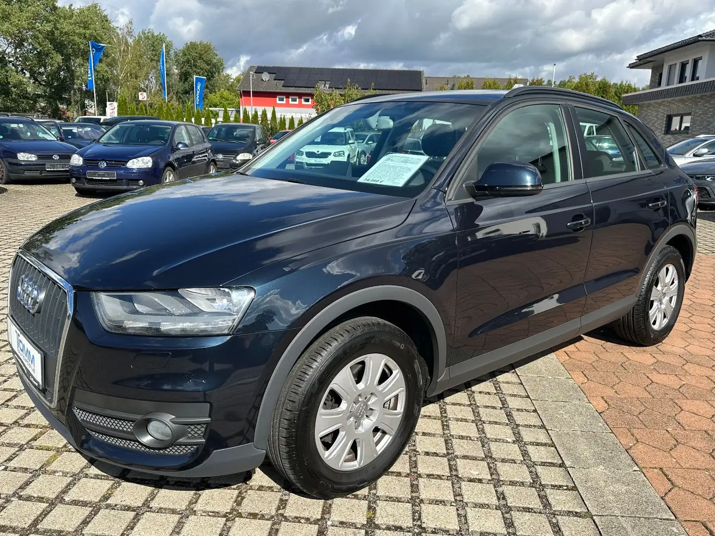 Audi Q3 2.0 TDI  PANORAMA / AHK / 1.HAND Blau - 1