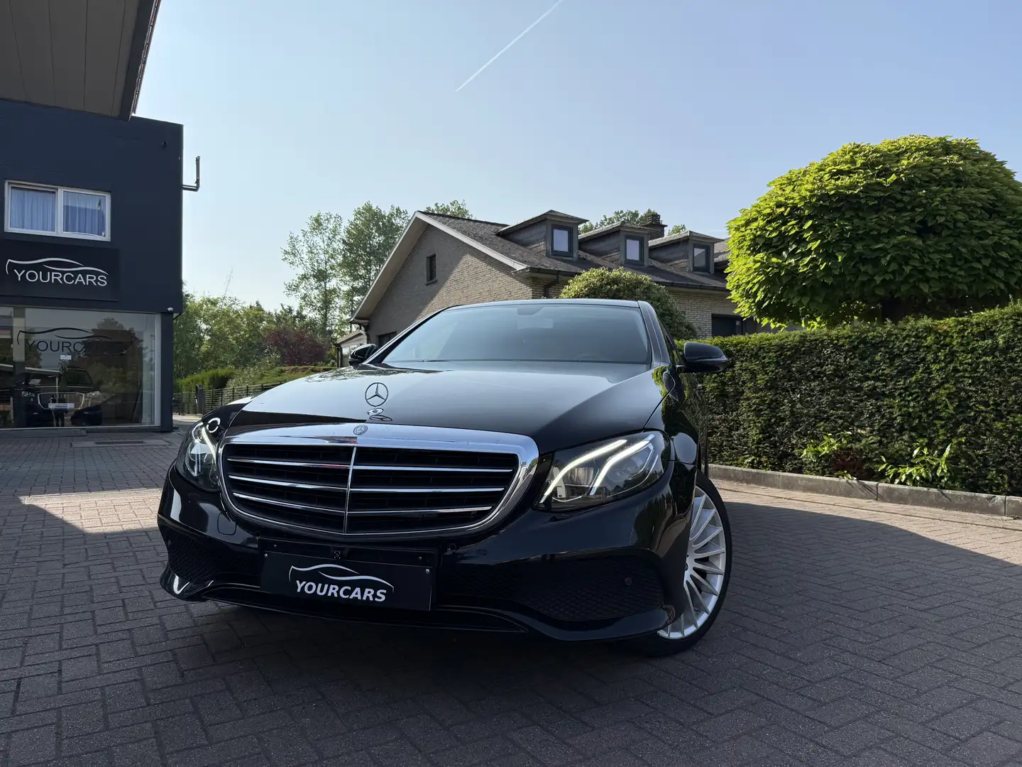 Mercedes-Benz E 220 d * GPS * LEDER * LED Zwart - 1