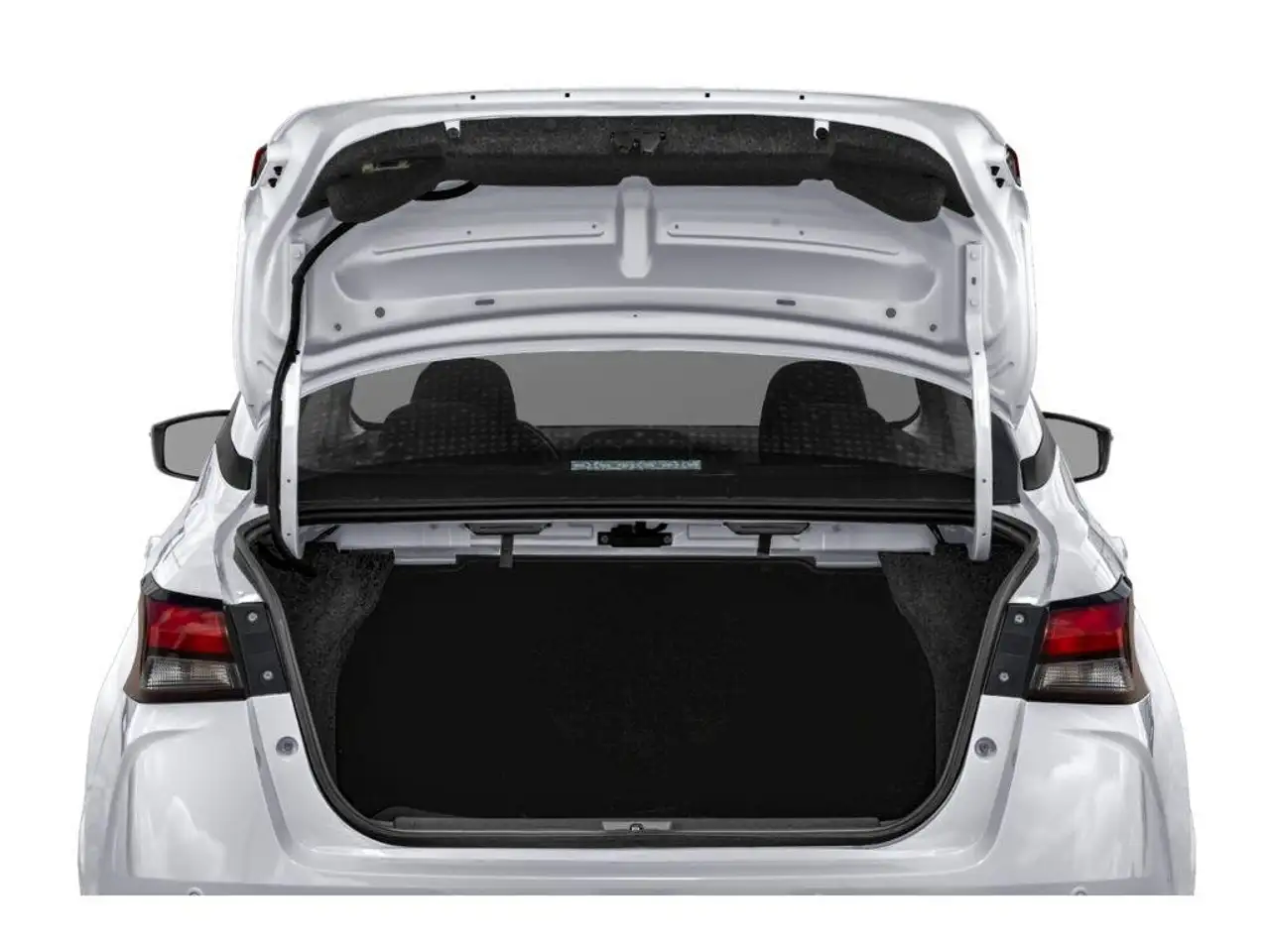 Nissan Versa снимка Nissan Versa